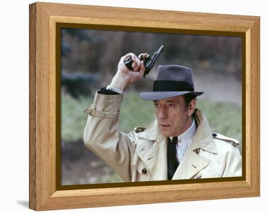 LE CERCLE ROUGE, 1970 directed by JEAN-PIERRE MELVILLE Yves Montand (photo)-null-Framed Stretched Canvas