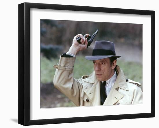 LE CERCLE ROUGE, 1970 directed by JEAN-PIERRE MELVILLE Yves Montand (photo)-null-Framed Photo