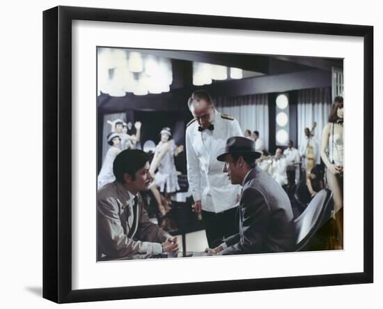 Le Cercle Rouge The red circle by Jean-Pierre Melville with Alain Delon, Yves Montand, 1970 (photo)-null-Framed Photo