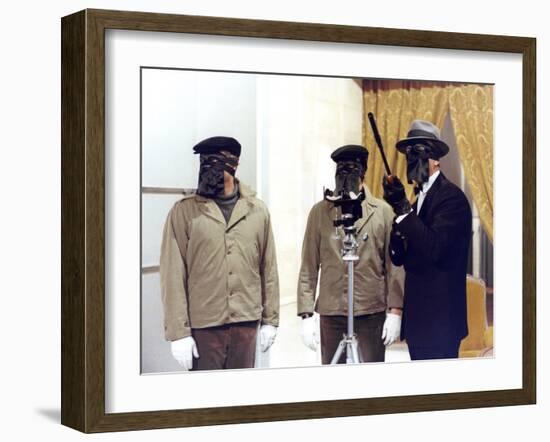 Le Cercle Rouge The red circle by Jean-Pierre Melville with Gian Maria Volonte, Alain Delon and Yve-null-Framed Photo