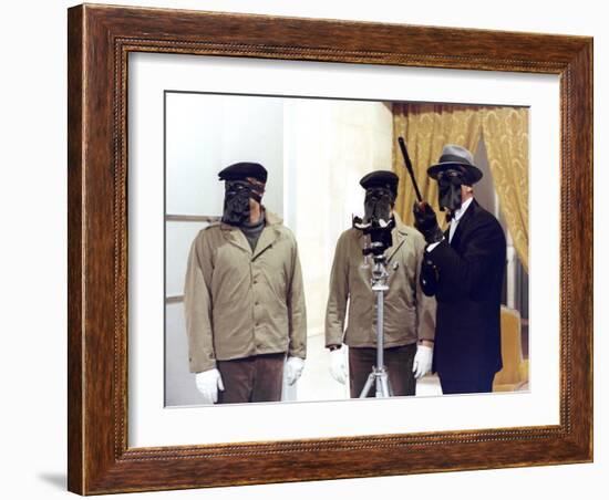 Le Cercle Rouge The red circle by Jean-Pierre Melville with Gian Maria Volonte, Alain Delon and Yve-null-Framed Photo