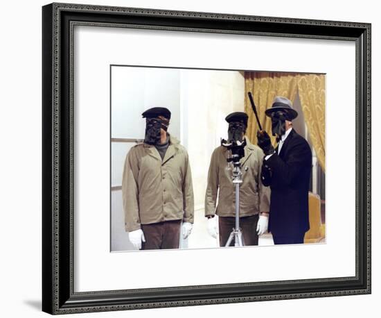 Le Cercle Rouge The red circle by Jean-Pierre Melville with Gian Maria Volonte, Alain Delon and Yve-null-Framed Photo