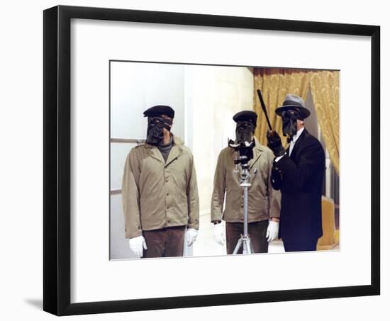 Le Cercle Rouge The red circle by Jean-Pierre Melville with Gian Maria Volonte, Alain Delon and Yve-null-Framed Photo