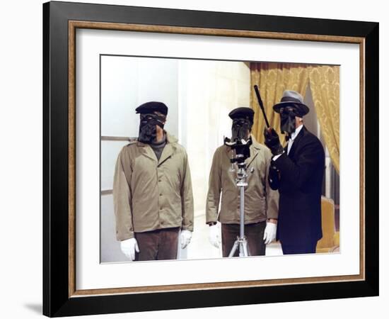 Le Cercle Rouge The red circle by Jean-Pierre Melville with Gian Maria Volonte, Alain Delon and Yve-null-Framed Photo