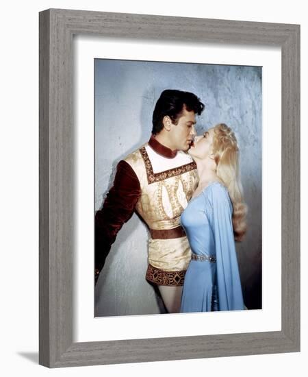 Le Chevalier du Roi BLACK SHIELD OF FALWORTH Rudolph Mate with Tony Curtis and Janet Leigh, 1954 (p-null-Framed Photo