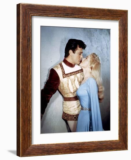 Le Chevalier du Roi BLACK SHIELD OF FALWORTH Rudolph Mate with Tony Curtis and Janet Leigh, 1954 (p-null-Framed Photo