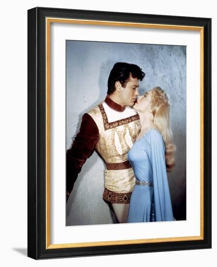 Le Chevalier du Roi BLACK SHIELD OF FALWORTH Rudolph Mate with Tony Curtis and Janet Leigh, 1954 (p-null-Framed Photo