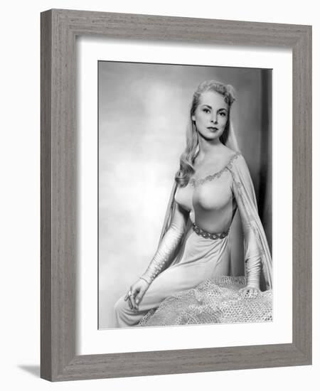 Le chevalier du roi ( The Black Shield of Falworth ) by RudolphMate with Janet Leigh, 1954 (photo)-null-Framed Photo