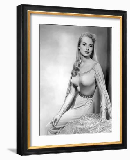 Le chevalier du roi ( The Black Shield of Falworth ) by RudolphMate with Janet Leigh, 1954 (photo)-null-Framed Photo