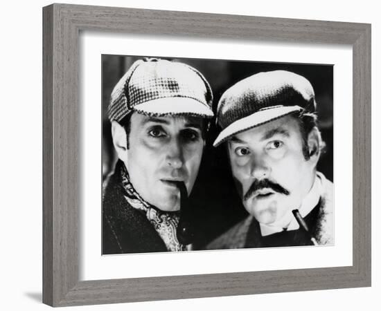 Le chien des Baskerville (THE HOUND OF THE BASKERVILLES, THE) by Sidney Lanfield avecBasil Rathbone-null-Framed Photo