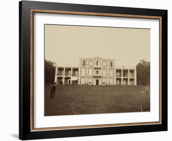 Le Clos des Bruyères, façade sur le parc-Alexandre-Gustave Eiffel-Framed Giclee Print