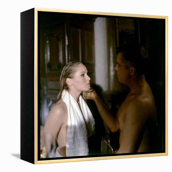 Le crepuscule des aigles (THE BLUE MAX) by JohnGuillermin with George Peppard and Ursula Andress, 1-null-Framed Stretched Canvas