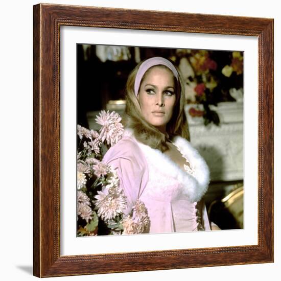Le crepuscule des aigles (The Blue Max) by JohnGuillermin with Ursula Andress, 1966 (photo)-null-Framed Photo