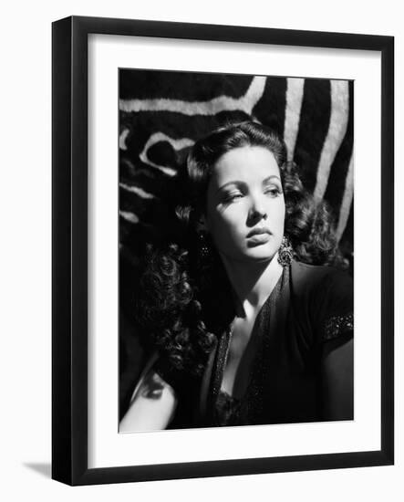 Le Crepuscule SUNDOWN by HenryHathaway with Gene Tierney, 1941 (b/w photo)-null-Framed Photo