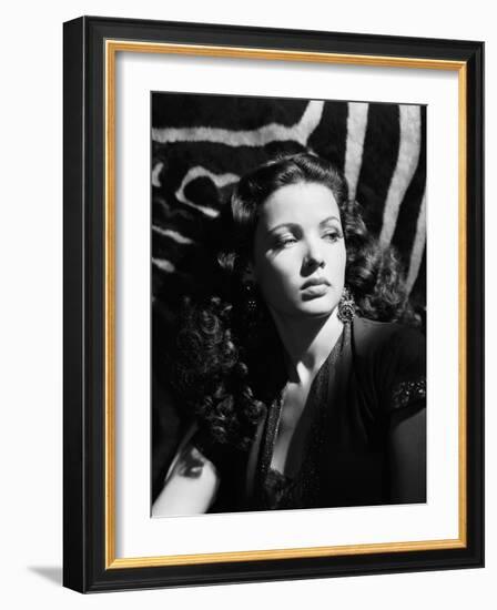 Le Crepuscule SUNDOWN by HenryHathaway with Gene Tierney, 1941 (b/w photo)-null-Framed Photo