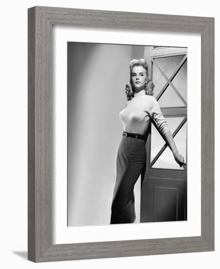 Le Cri by la victoire BATTLE CRY by Jonathan Liebesman with Anne Francis, 1955 (photo)-null-Framed Photo