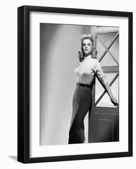 Le Cri by la victoire BATTLE CRY by Jonathan Liebesman with Anne Francis, 1955 (photo)-null-Framed Photo