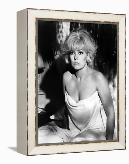 Le Demon des Femmes THE LEGEND OF LYLAH CLARE by Robert Aldrich with Kim Novak, 1968 (b/w photo)-null-Framed Stretched Canvas