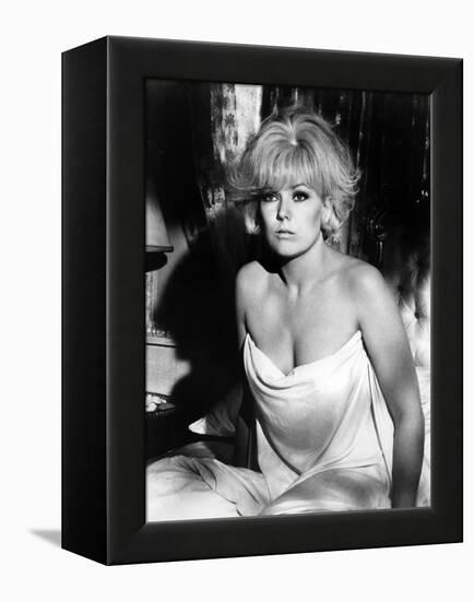 Le Demon des Femmes THE LEGEND OF LYLAH CLARE by Robert Aldrich with Kim Novak, 1968 (b/w photo)-null-Framed Stretched Canvas