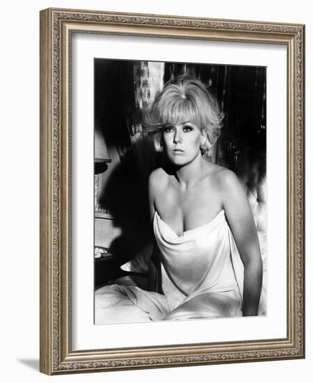 Le Demon des Femmes THE LEGEND OF LYLAH CLARE by Robert Aldrich with Kim Novak, 1968 (b/w photo)-null-Framed Photo