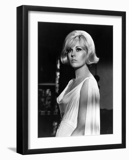 Le Demon des Femmes THE LEGEND OF LYLAH CLARE by Robert Aldrich with Kim Novak, 1968 (b/w photo)-null-Framed Photo