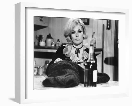 Le Demon des Femmes THE LEGEND OF LYLAH CLARE by Robert Aldrich with Kim Novak, 1968 (photo)-null-Framed Photo