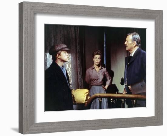 Le Dernier des Geants THE SHOOTIST by DonSiegel with Ron Howard, John Wayne and Lauren Bacall, 1976-null-Framed Photo