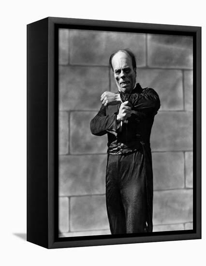 Le fantome by l' opera PHANTOM OF THE OPERA by RupertJulian and LonChaney with Lon Chaney, 1925 maq-null-Framed Stretched Canvas