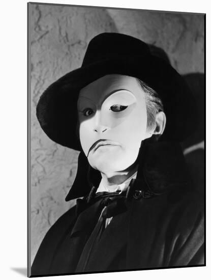 Le Fantome by l'Opera THE PHANTOM OF THE OPERA by Arthur Lubin with Claude Rains, 1943 (b/w photo)-null-Mounted Photo