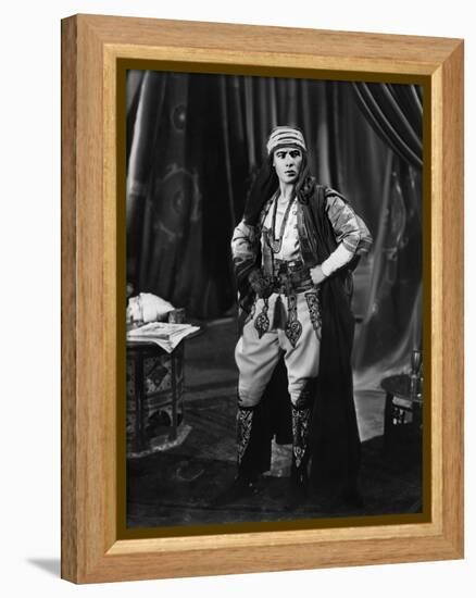 Le fils du Cheik The son of the Sheik by GeorgeFitzmaurice with Rudolph Valentino, 1926 (b/w photo)-null-Framed Stretched Canvas