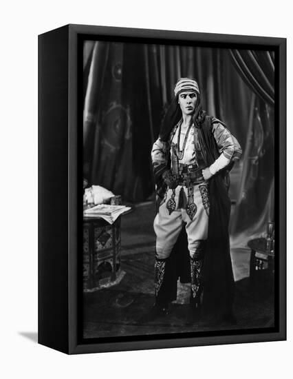 Le fils du Cheik The son of the Sheik by GeorgeFitzmaurice with Rudolph Valentino, 1926 (b/w photo)-null-Framed Stretched Canvas