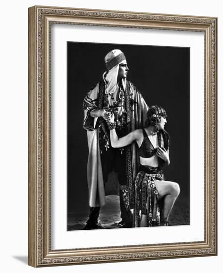 Le Fils du Sheik The Son of the Sheik by George Fitzmaurice with Rudolph Valentino and Vilma Banky,-null-Framed Photo