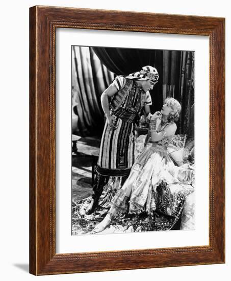 Le Fils du Sheik The Son of the Sheik by George Fitzmaurice with Rudolph Valentino and Vilma Banky,-null-Framed Photo