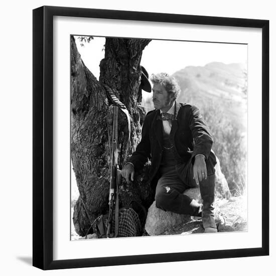 LE GUEPARD, 1963 par LUCHINO VISCONTI with Burt Lancaster (b/w photo)-null-Framed Photo