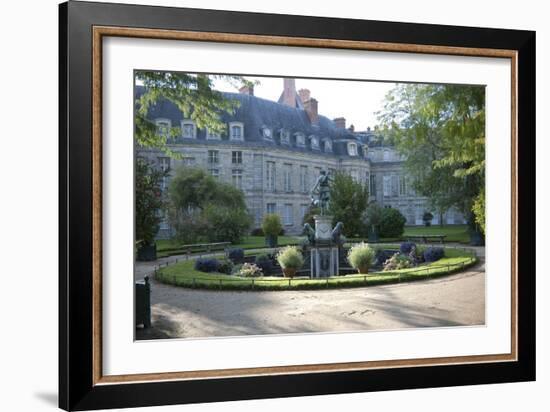 Le jardin de Diane, la fontaine de Diane à la biche-null-Framed Giclee Print