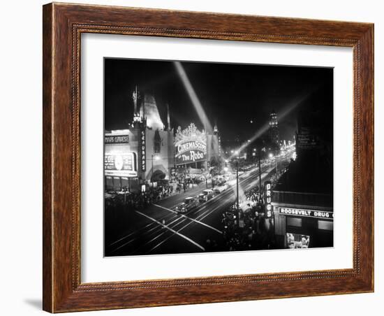 Le Jour De L'Ouverture Opening Day a Hollywood 1927 Salle De Cinema-null-Framed Photo