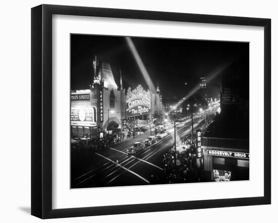 Le Jour De L'Ouverture Opening Day a Hollywood 1927 Salle De Cinema-null-Framed Photo