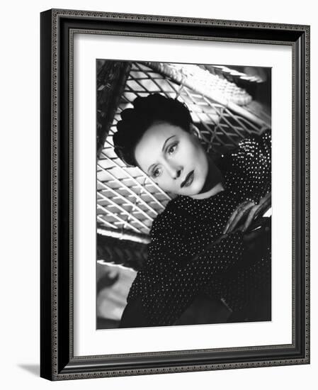 Le jour se leve, Daybreak, by Marcel Carne with Arletty, 1939 (b/w photo)-null-Framed Photo