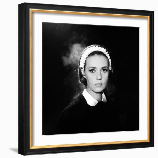 Le journal d'une femme by chambre THE DIARY OF A CHAMBERMAID by LuisBunuel with Jeanne Moreau, 1964-null-Framed Photo