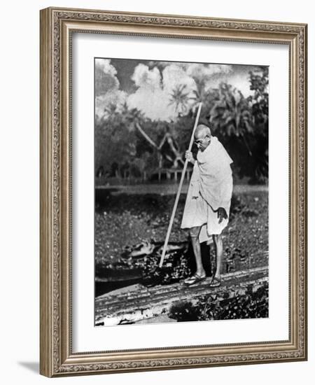 Le Mahatma Mohandas Karamchand Gandhi (1869-1948) During Salt March in 1930-null-Framed Photo