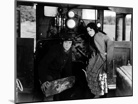 Le mecano by la General THE GENERAL by and with Buster Keaton, Marion Mack, 1927 (b/w photo)-null-Mounted Photo