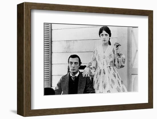 Le mecano by la General THE GENERAL by and with Buster Keaton, Marion Mack, 1927 (b/w photo)-null-Framed Photo