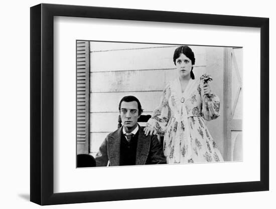 Le mecano by la General THE GENERAL by and with Buster Keaton, Marion Mack, 1927 (b/w photo)-null-Framed Photo