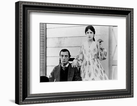 Le mecano by la General THE GENERAL by and with Buster Keaton, Marion Mack, 1927 (b/w photo)-null-Framed Photo