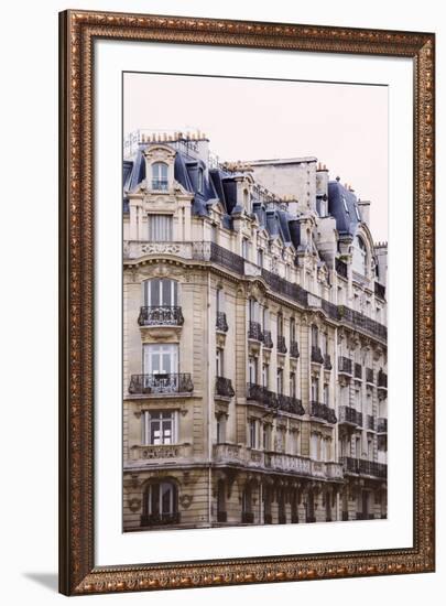 Le Point de Vue-Irene Suchocki-Framed Giclee Print