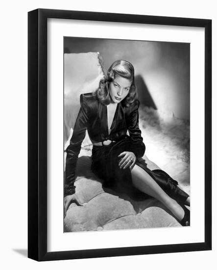 Le Port De L'Angoisse to Have and Have Not De Howard Hawks Avec Lauren Bacall, 1944-null-Framed Photo