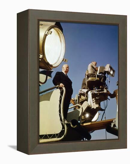 Le realisateur Alfred Hitchcock sur le tournage du film Le Rideau Dechire TORN CURTA 1966 (photo)-null-Framed Stretched Canvas