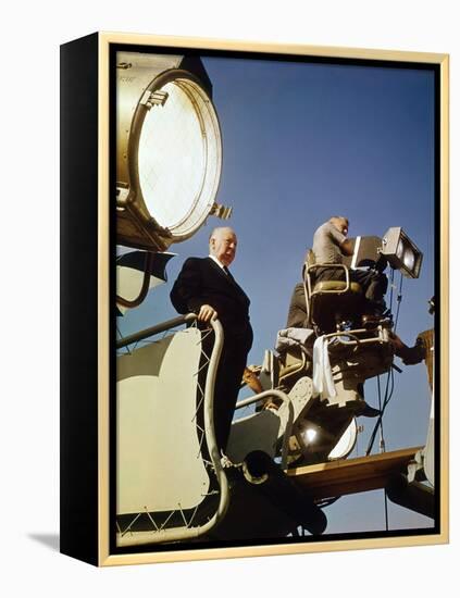 Le realisateur Alfred Hitchcock sur le tournage du film Le Rideau Dechire TORN CURTA 1966 (photo)-null-Framed Stretched Canvas