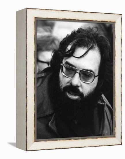 Le realisateur Francis Ford Coppola sur le tournage du film Conversation Secrete THE CONVERSATION d-null-Framed Stretched Canvas