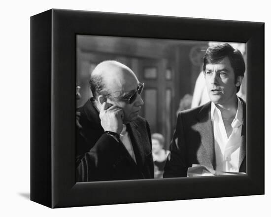 Le realisateur Jean-Pierre Melville and Alain Delon sur le tournage du film Un Flic, 1972 (b/w phot-null-Framed Stretched Canvas